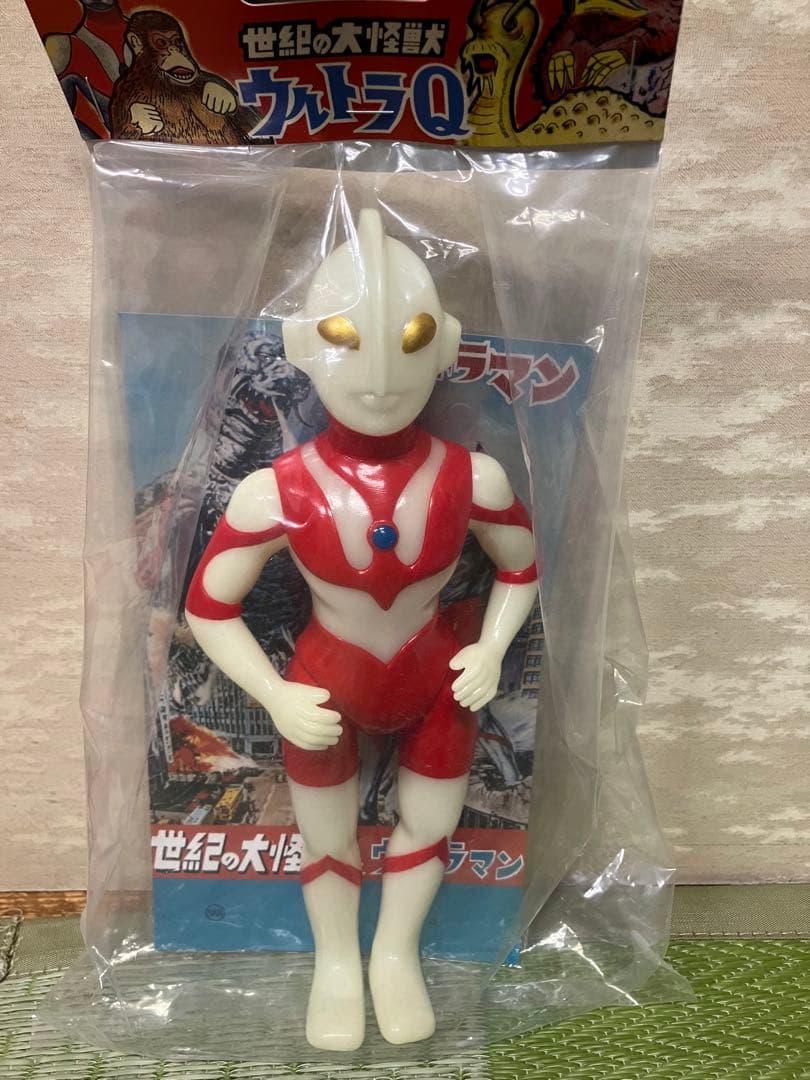 マルサンソフビ　ウルトラマン450 蓄光版 ゴールドアイ