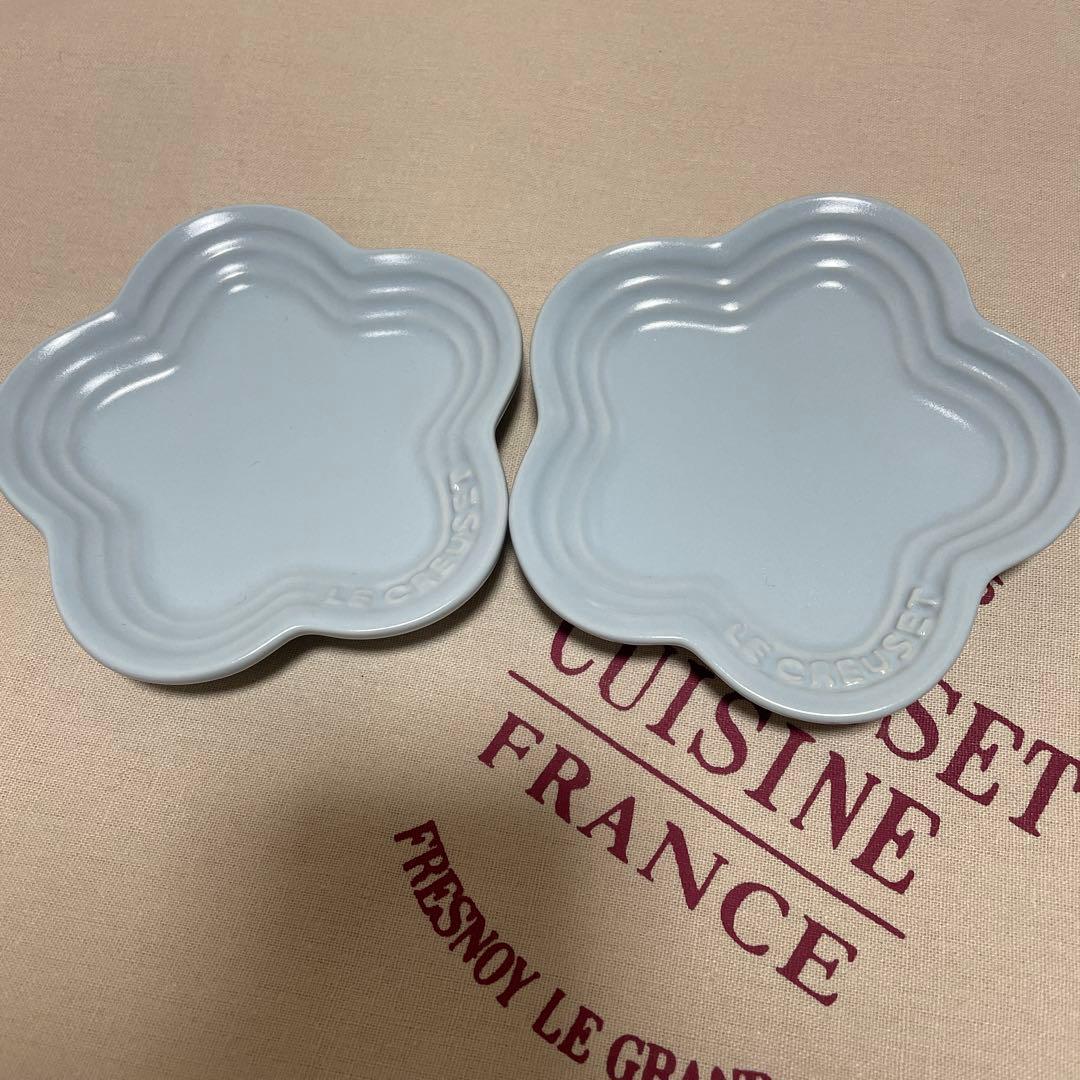 《新品》LE CREUSET ブルー 花型 小皿 3枚セット