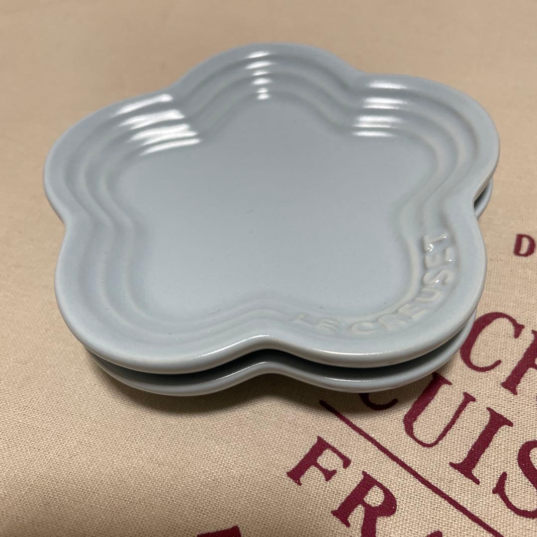 《新品》LE CREUSET ブルー 花型 小皿 3枚セット