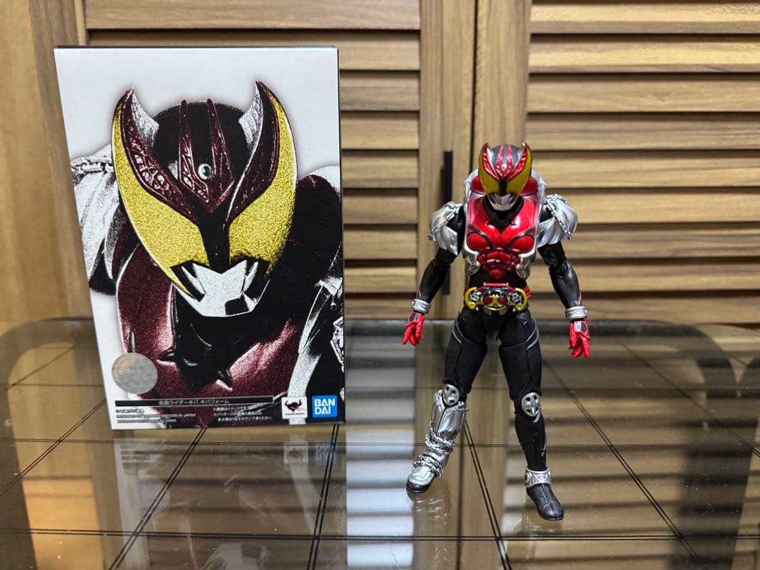 S.H.Figuarts 真骨彫製法 仮面ライダーキバ キバフォーム