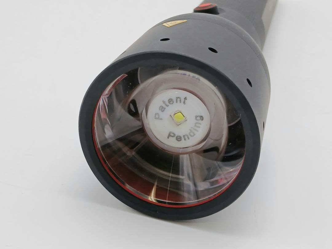 LED LENSER P17.2　レッドレンザー　懐中電灯　乾電池式