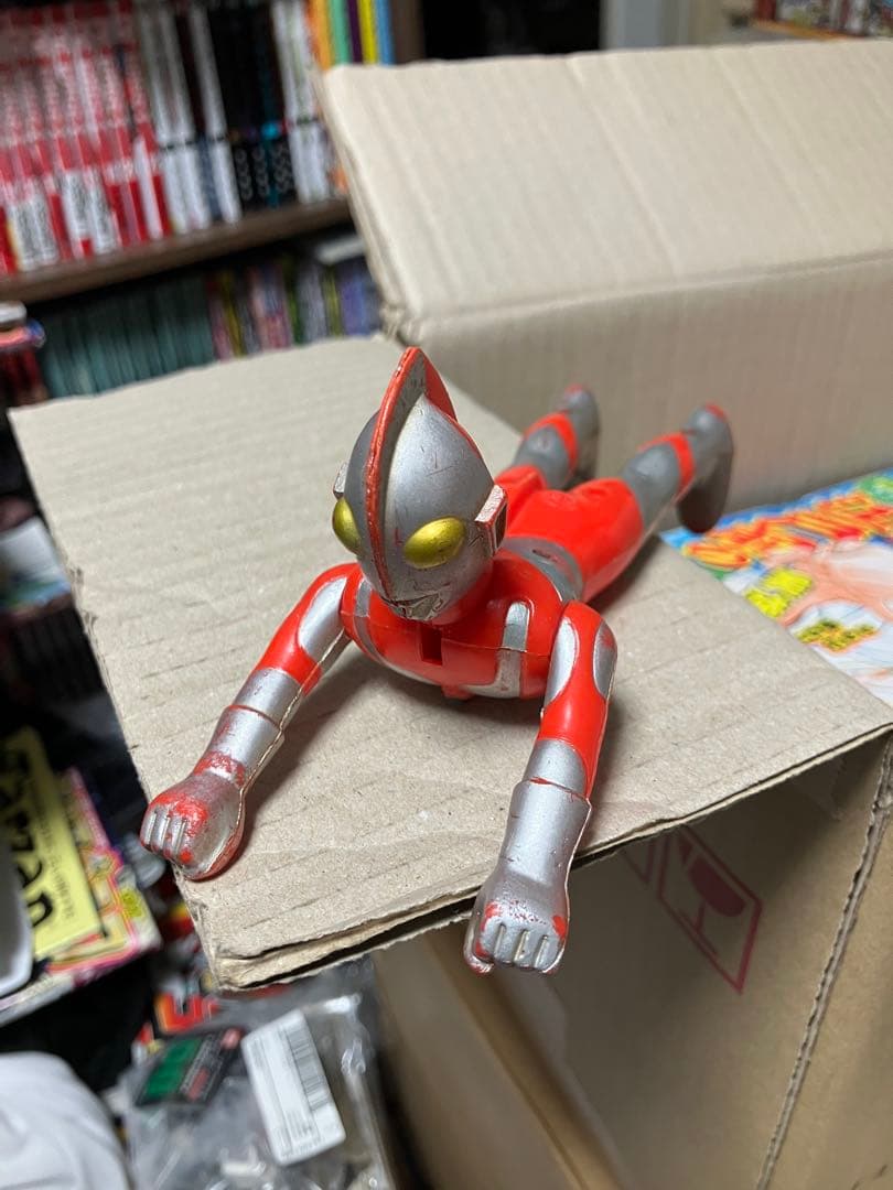 ウルトラマン 可動フィギュア ポピー 昭和レトロ　飛行ポーズ