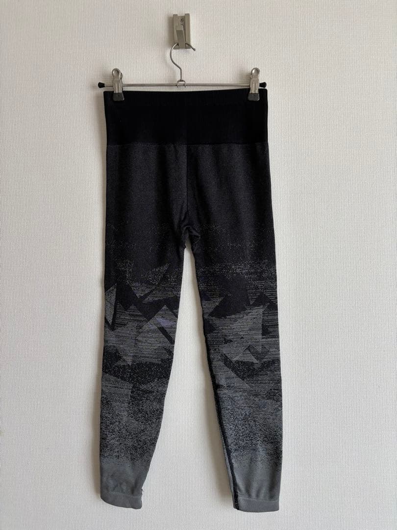 ★極美品★【】レギンス　タイツ　XS ※日本S-M相当