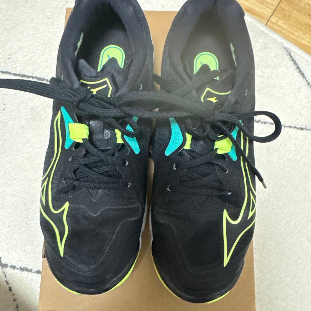 Mizuno バレーボールシューズ wave lightning z8