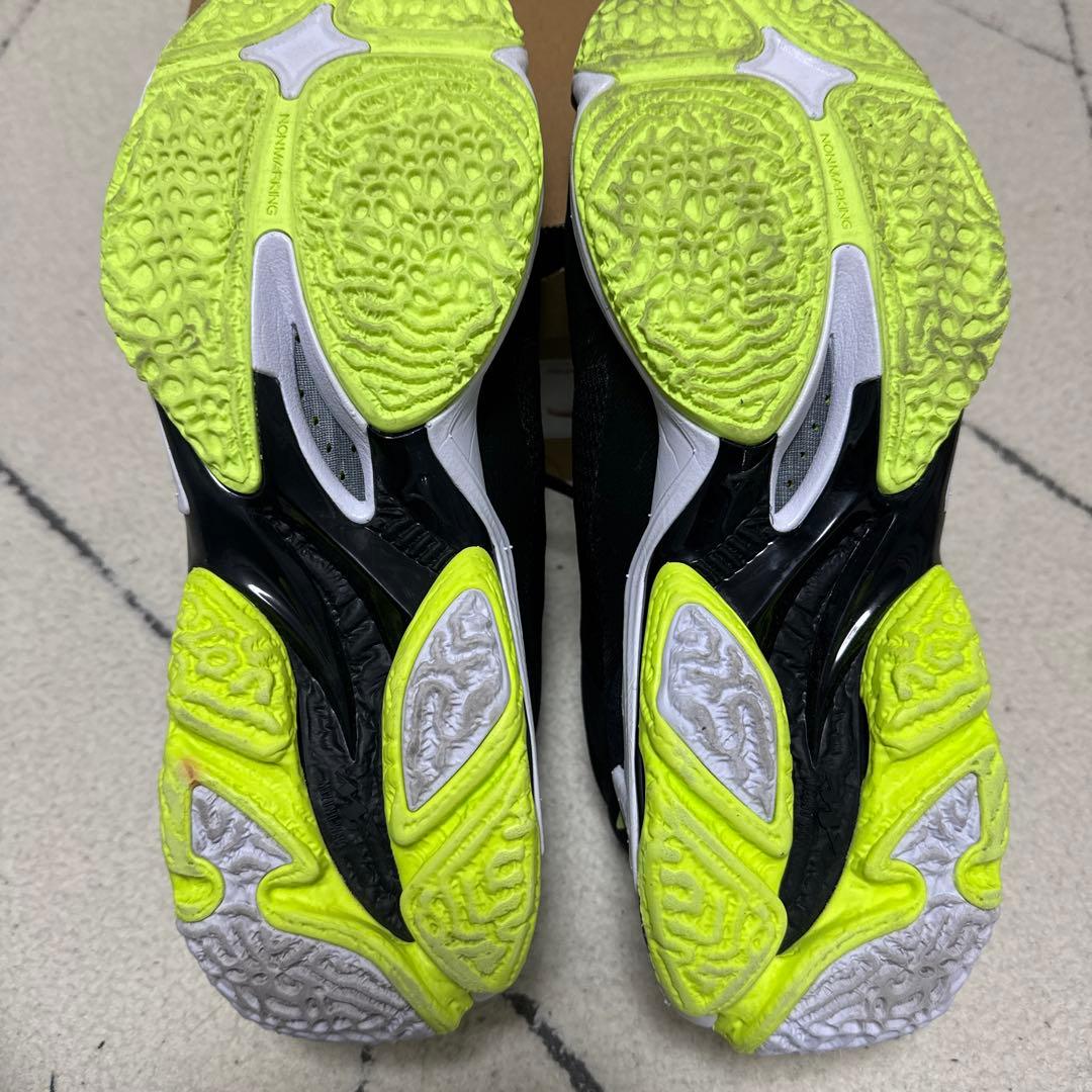 Mizuno バレーボールシューズ wave lightning z8