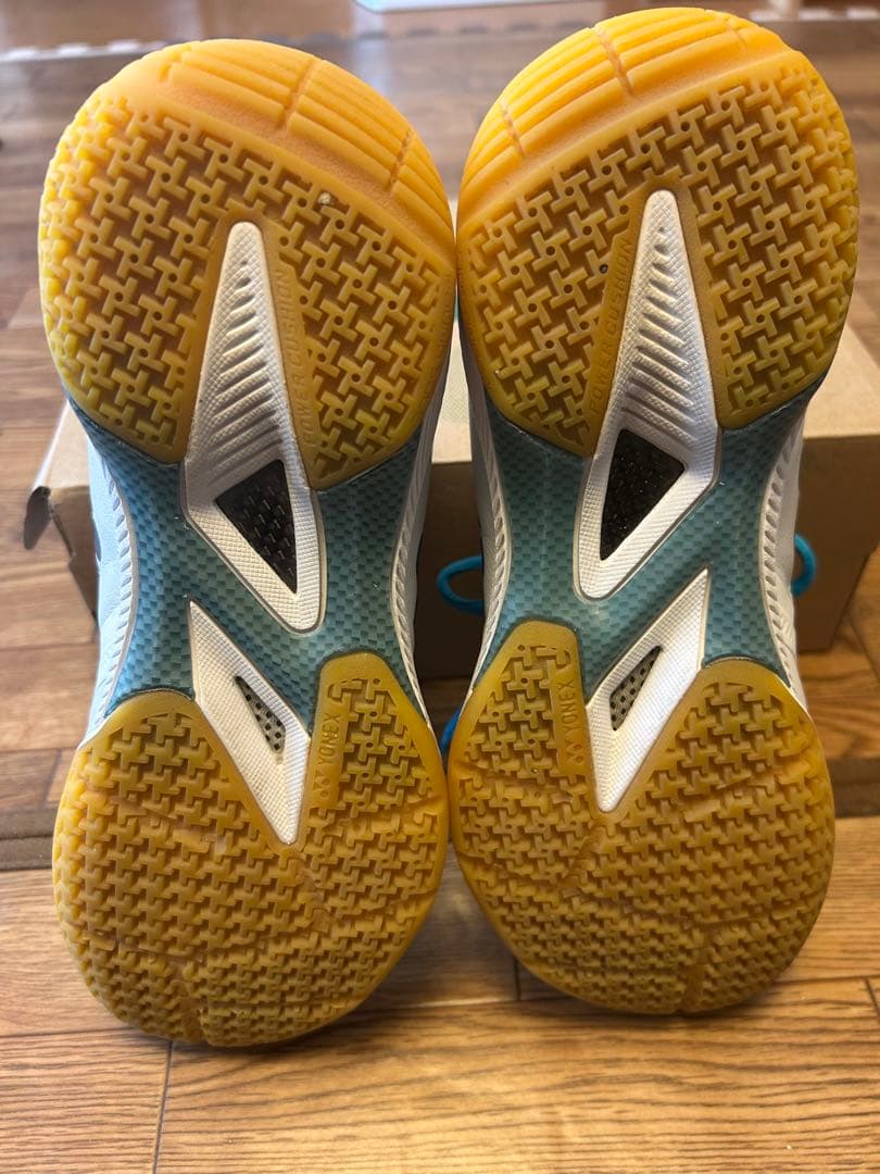 YONEX パワークッション65z スリム　25.5