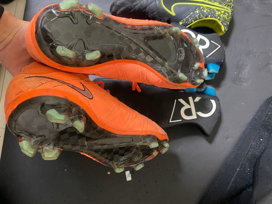 サッカースパイクナイキ25cm2足、25.5cm1足 NIKE