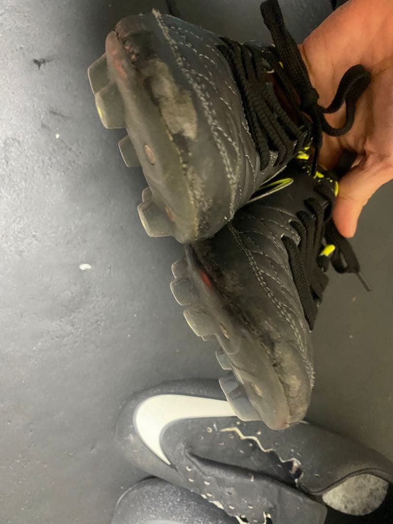 サッカースパイクナイキ25cm2足、25.5cm1足 NIKE