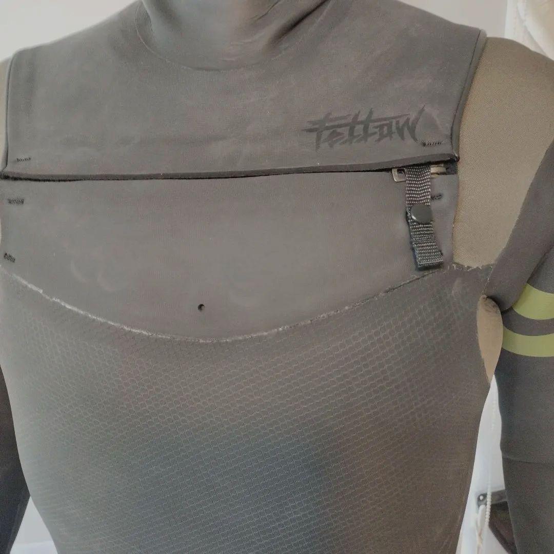 スミスミ　未使用　Fellow ウェットスーツ 保湿機能 5 .3mm