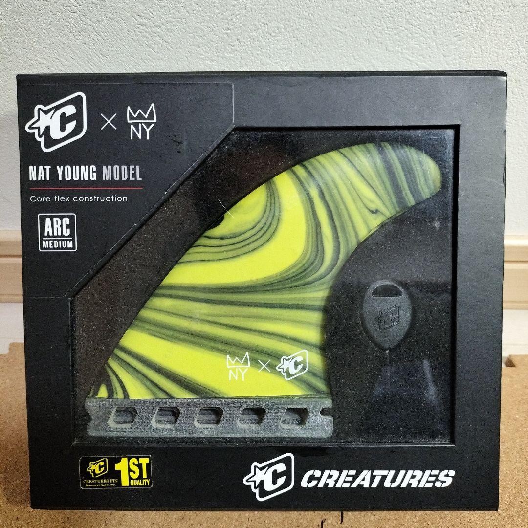 Futures フューチャーフィン　 Nat Youngモデル　Mサイズ　美品！