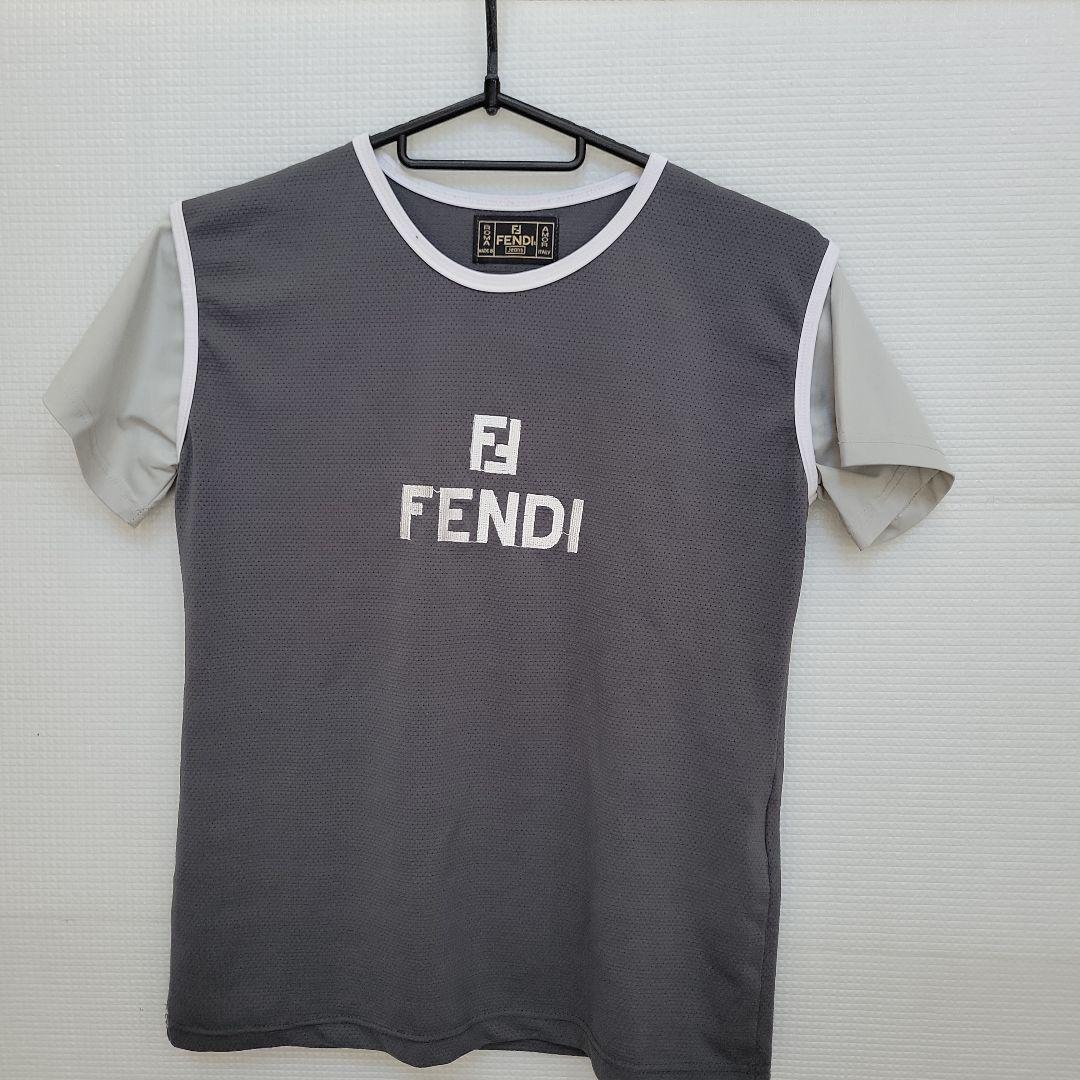 値下げしました‼️　FENDI　Tシャツ