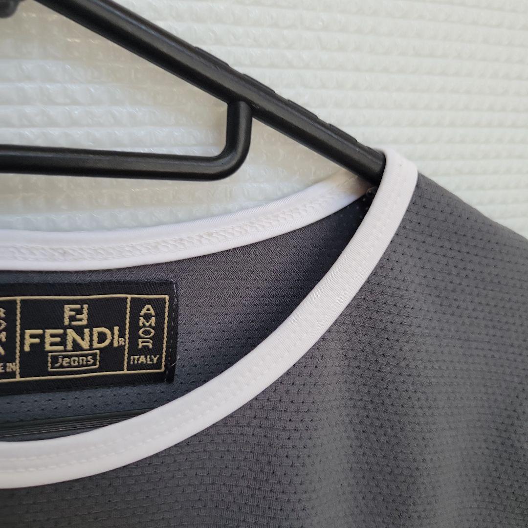 値下げしました‼️　FENDI　Tシャツ