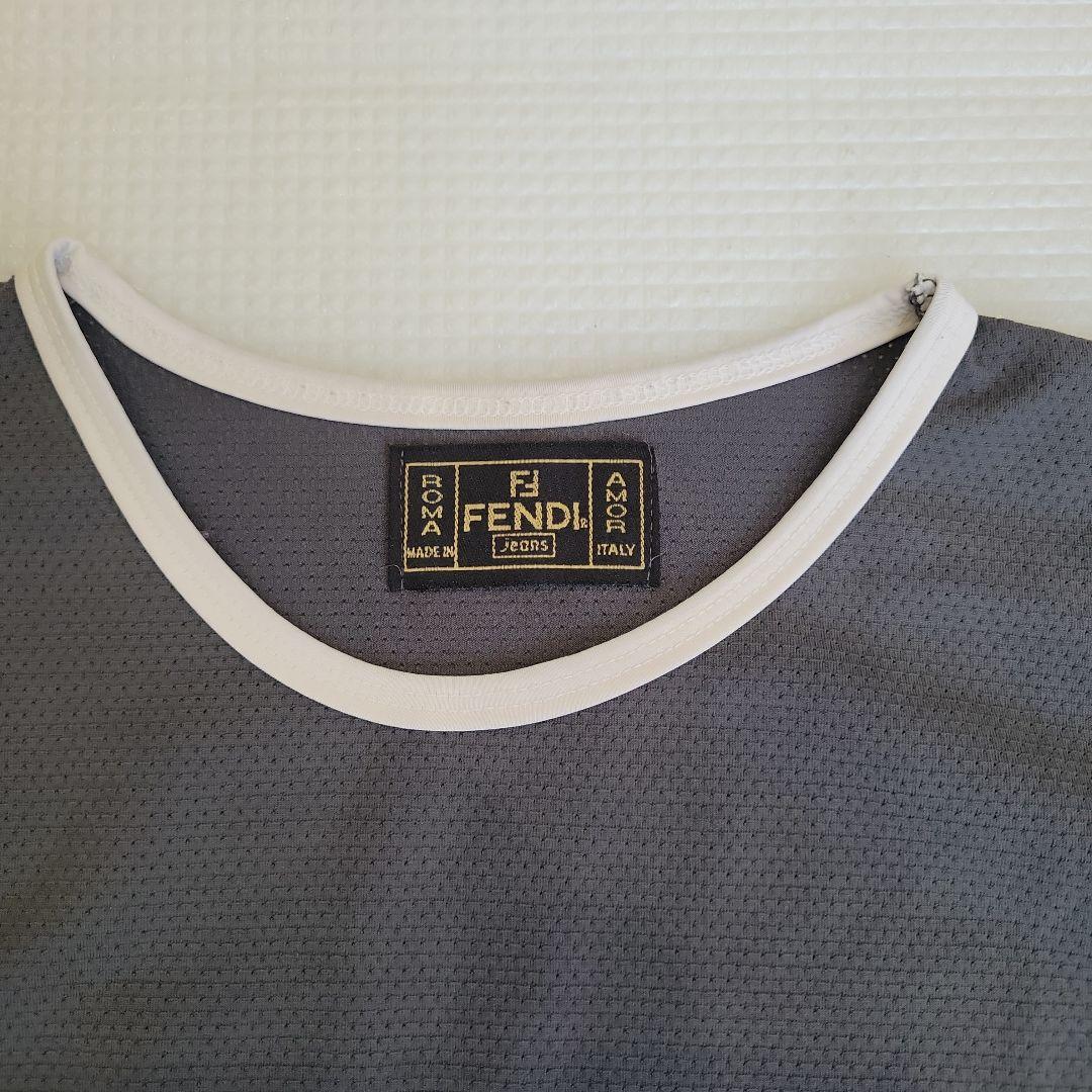 値下げしました‼️　FENDI　Tシャツ