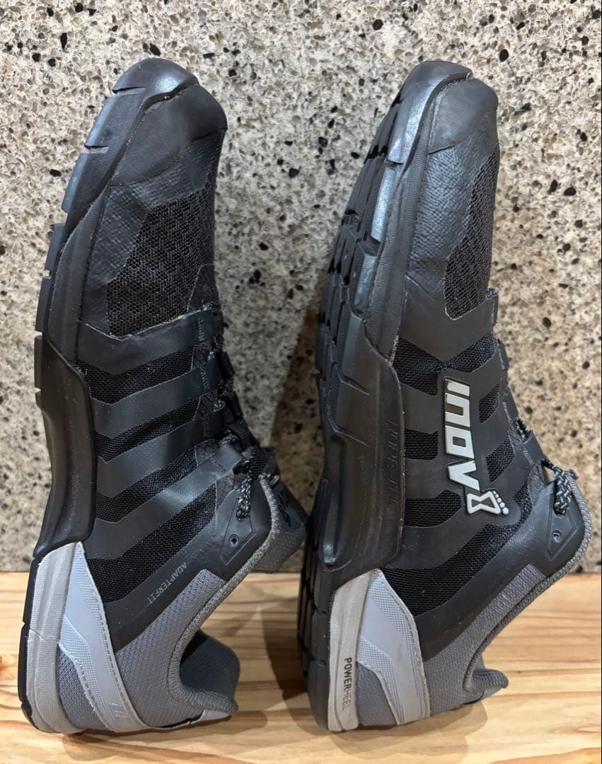 イノヴェイトinov8 inov-8 トレーニング　f-lite 235 ナイキ