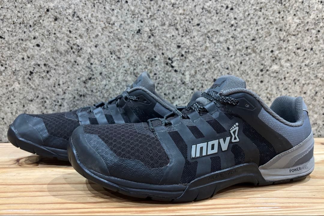 イノヴェイトinov8 inov-8 トレーニング　f-lite 235 ナイキ