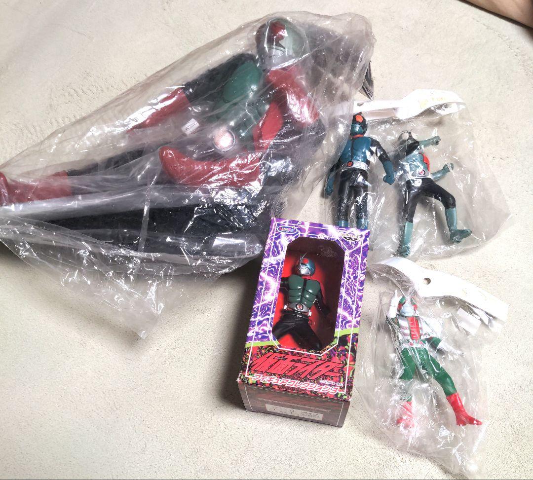 仮面ライダービッグサイズフィギュアとその他4個と時計