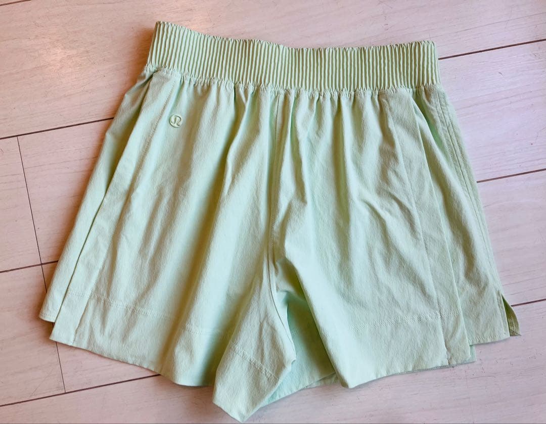 新品同様品＊lululemonルルレモン＊ショートパンツ