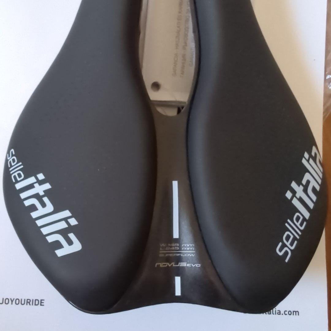 Selle Italia Novus Boost Evo サドル 242g