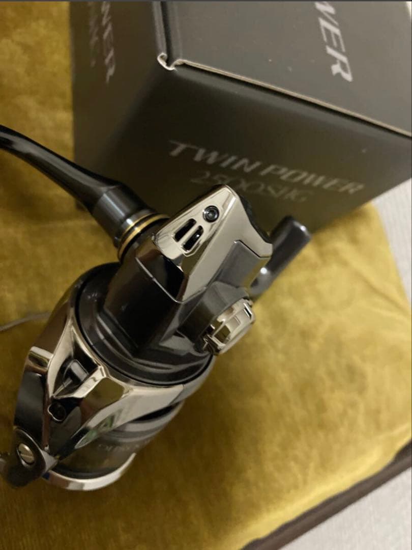 【美品】24ツインパワー 2500SHG SHIMANO