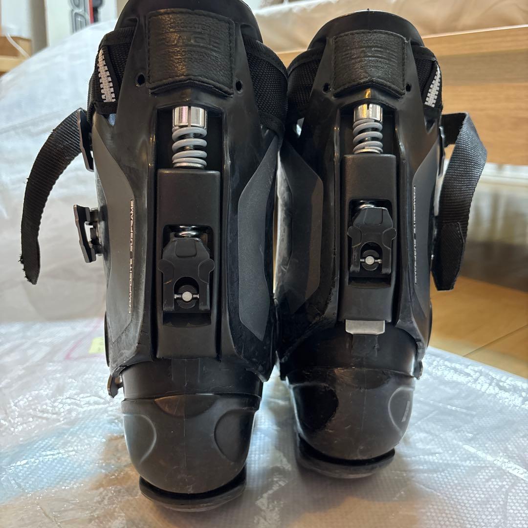 upz RC12アルペンスノーボードのブーツ