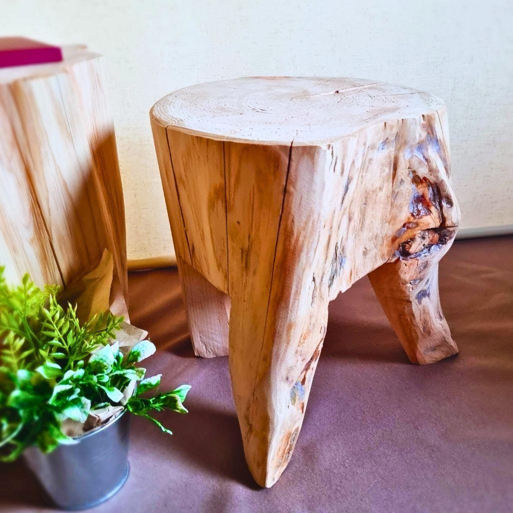 節あり 超個性的なひのきの切株椅子 高さ33cm