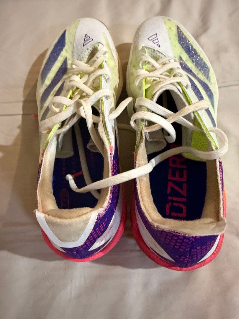 adidas GIZER スパイク ホワイト/イエロー