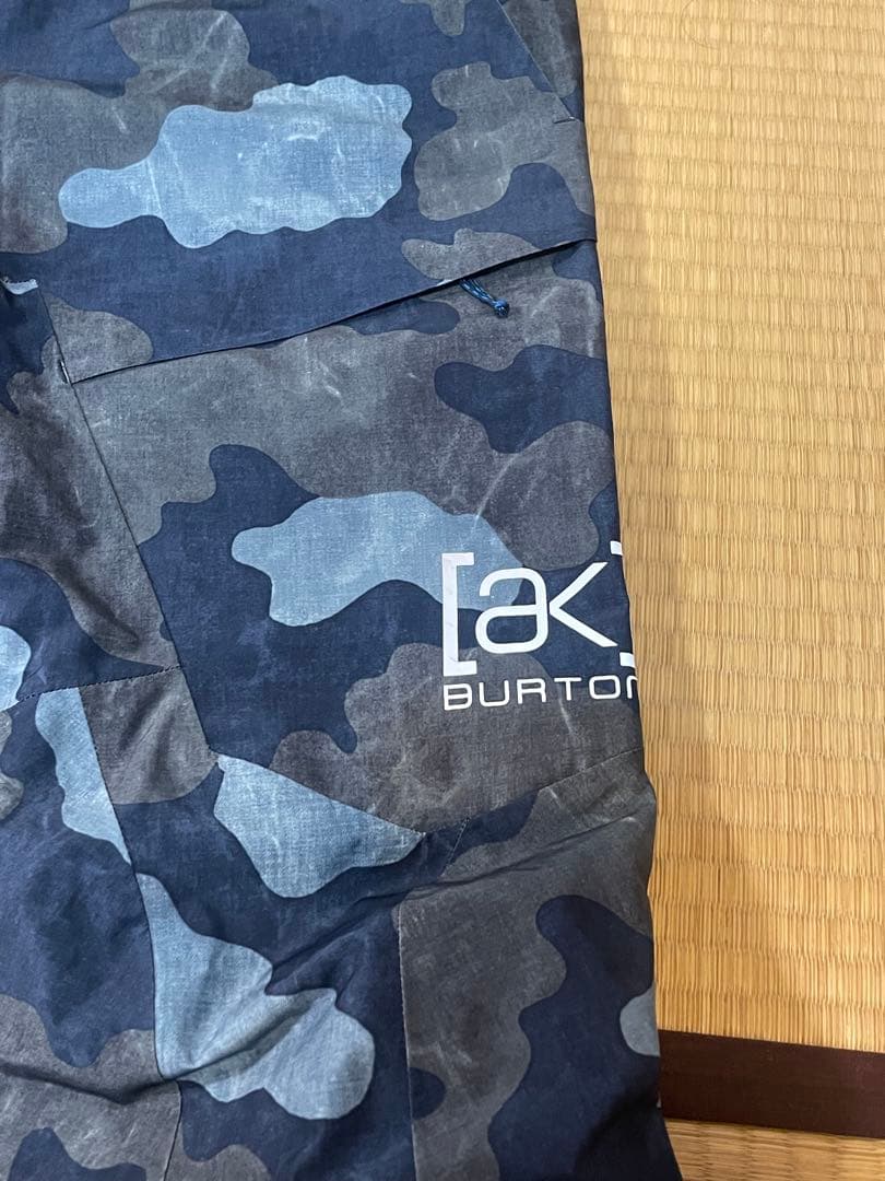 BURTON バートンAK Cyclic パンツ 迷彩柄 サイズＸＬ　極美品