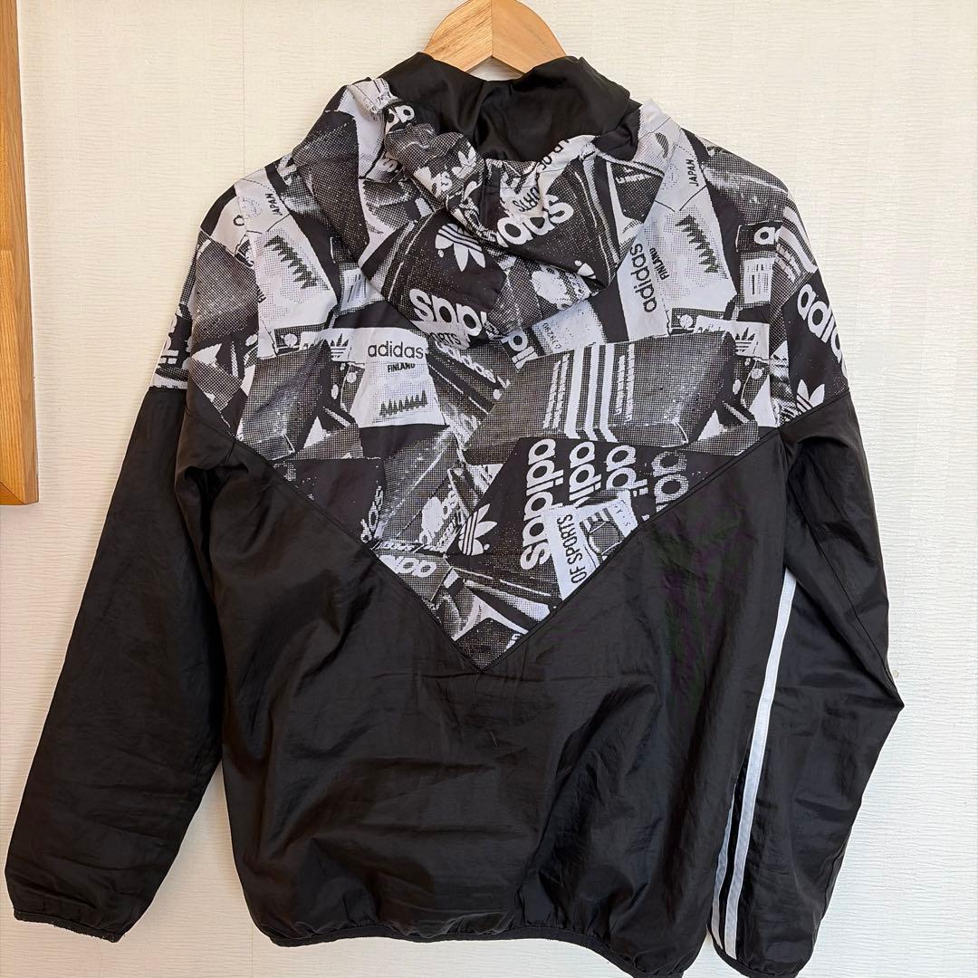 adidas グラフィックウィンドブレーカー XS
