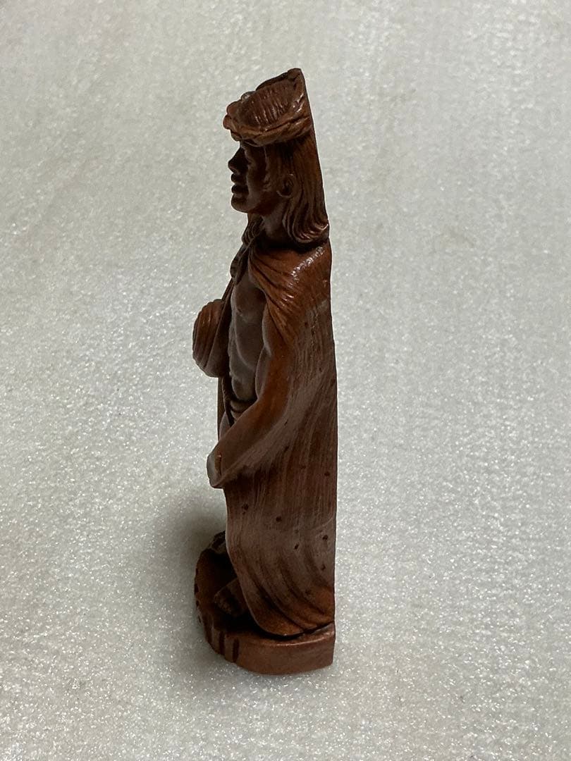 カメハメハ大王木彫り像【高さ／14.5cm。ハワイのお土産品】。