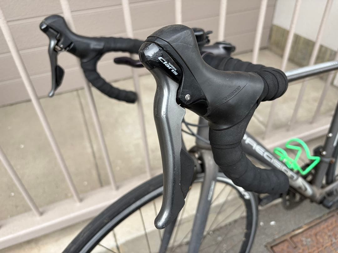 グレー ロードバイク Shimano 105