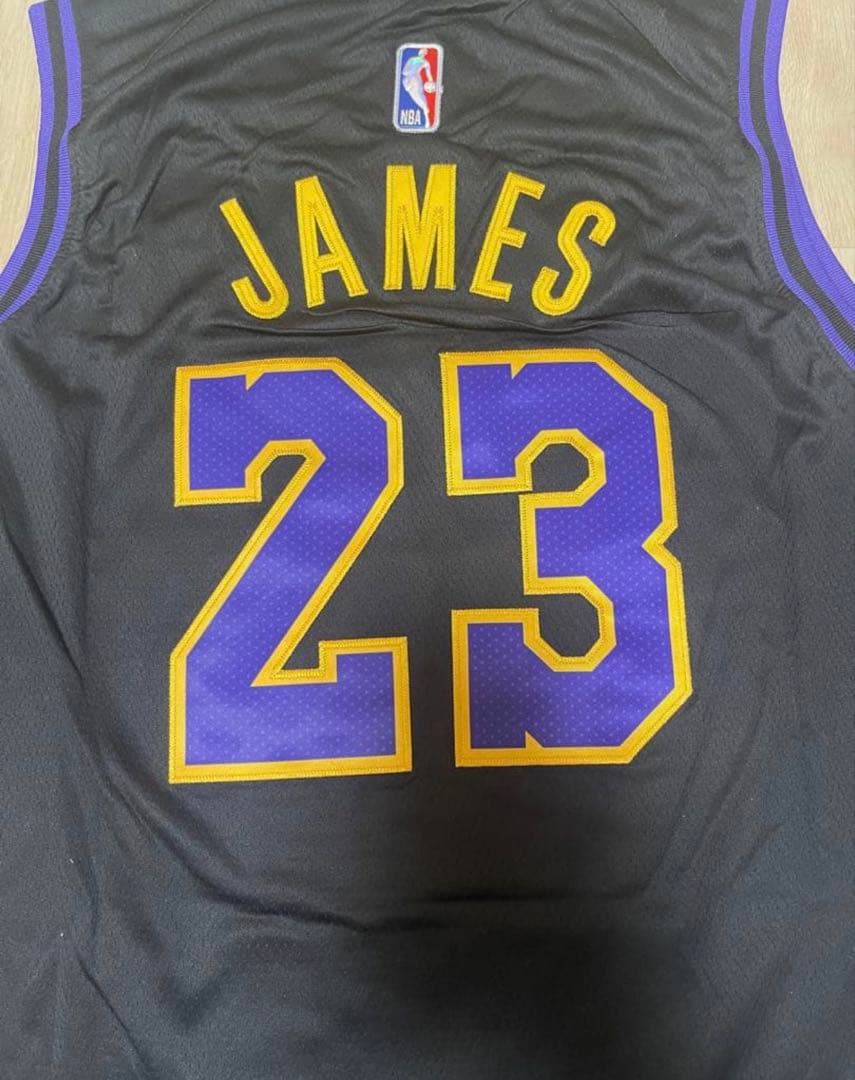 Nike Lakers LeBron James ユニフォーム 23号