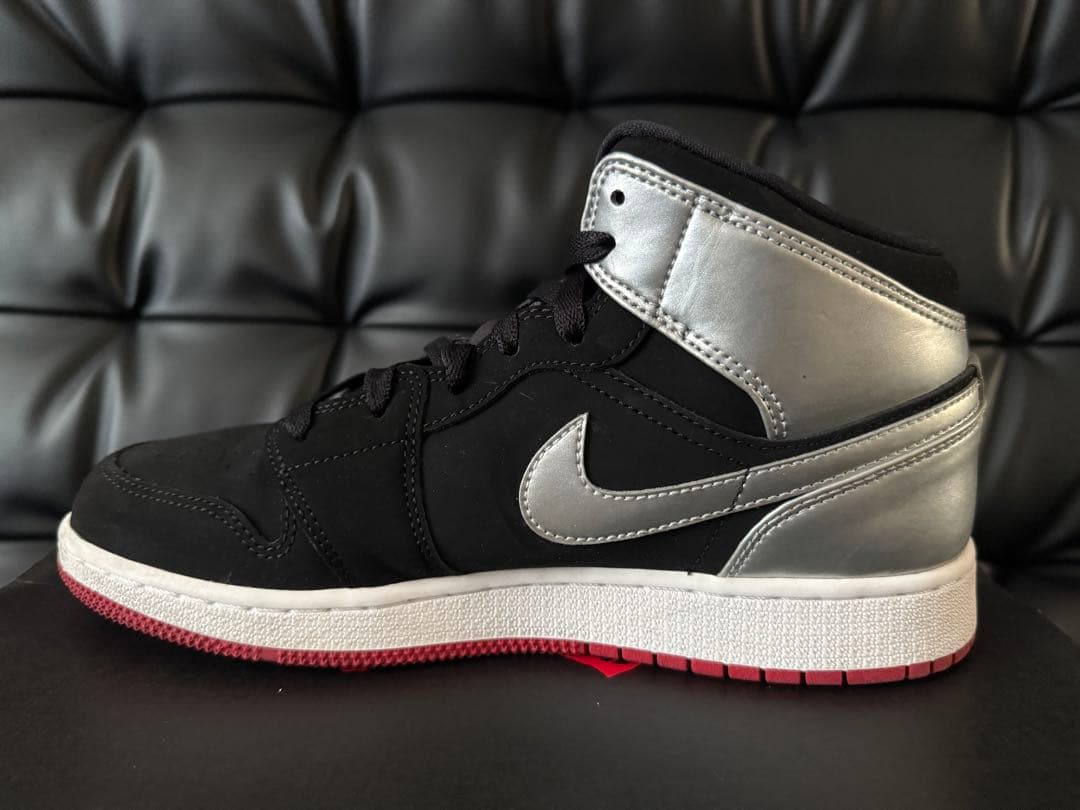 【美品・付属品完備】NIKE AIR JORDAN 1 MIDブラック×シルバー