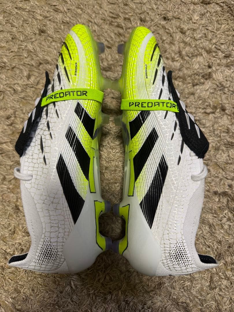 アディダス　PREDATOR ELITE FT AG 25cm