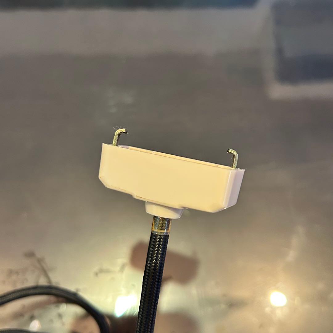 後藤照明　赤いガラス フリルシェード ペンダントライト