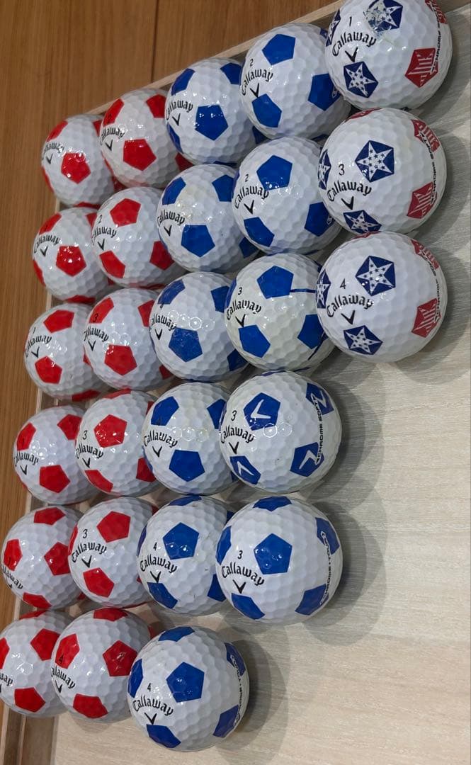 26個【美品多め】Callaway サッカーボールデザインゴルフボール