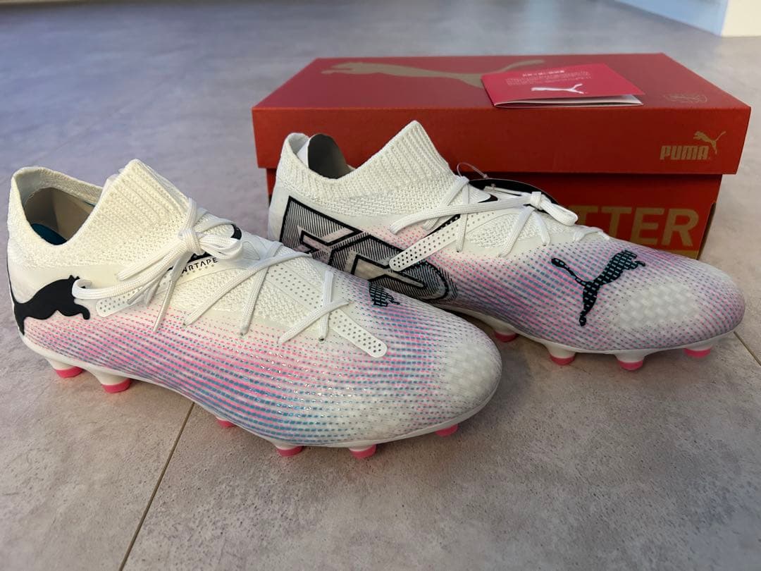 新品未使用品　PUMA フューチャー　7 プロ　　HG/AG サッカーシューズ