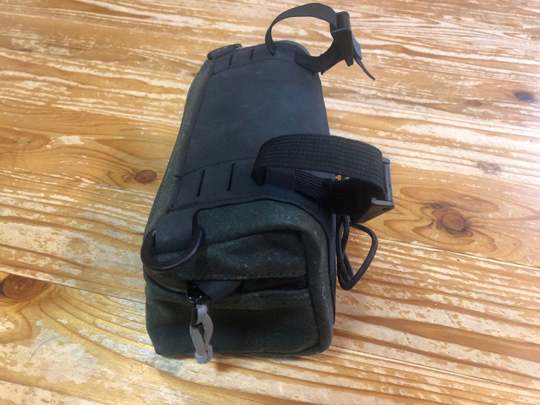 アクセサリー ILE pilot bar bag (waxed/forest)