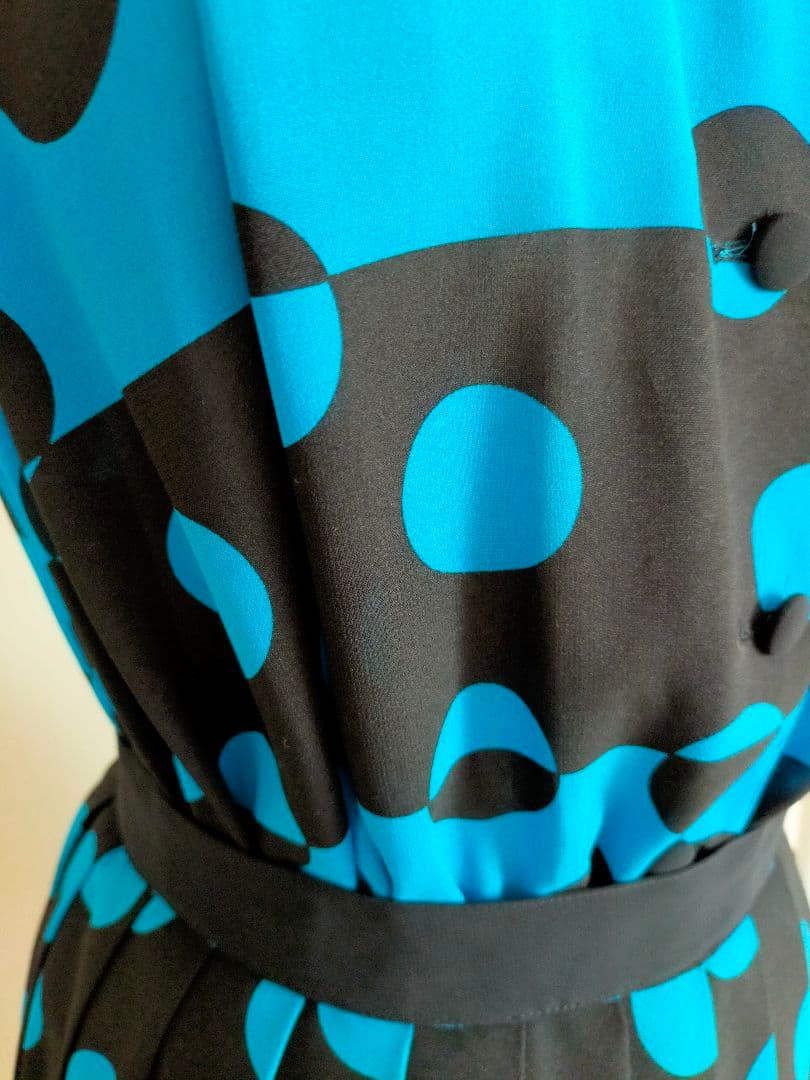 踊れるセットアップ・ドット柄