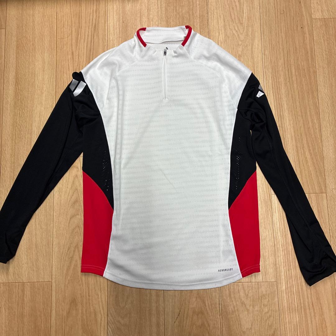 adidas サッカー　トレーニングウェア