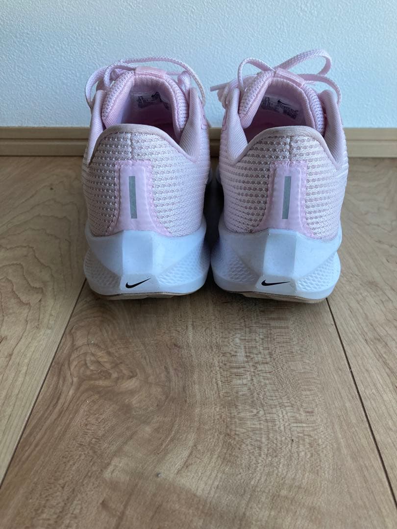 NIKE 24.5cm レディース　ピンク　ランニングシューズ　スニーカー　陸上