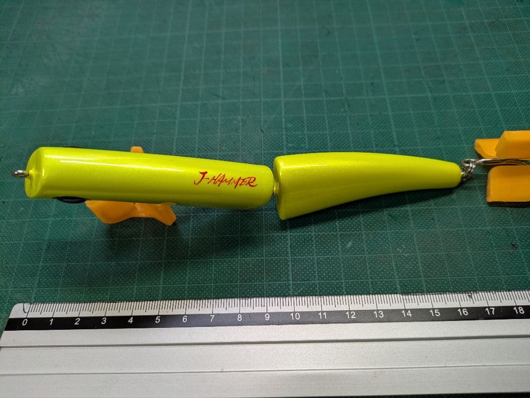 J-HAMMERジョイントハンマー蛍光イエローミノー・プラグ