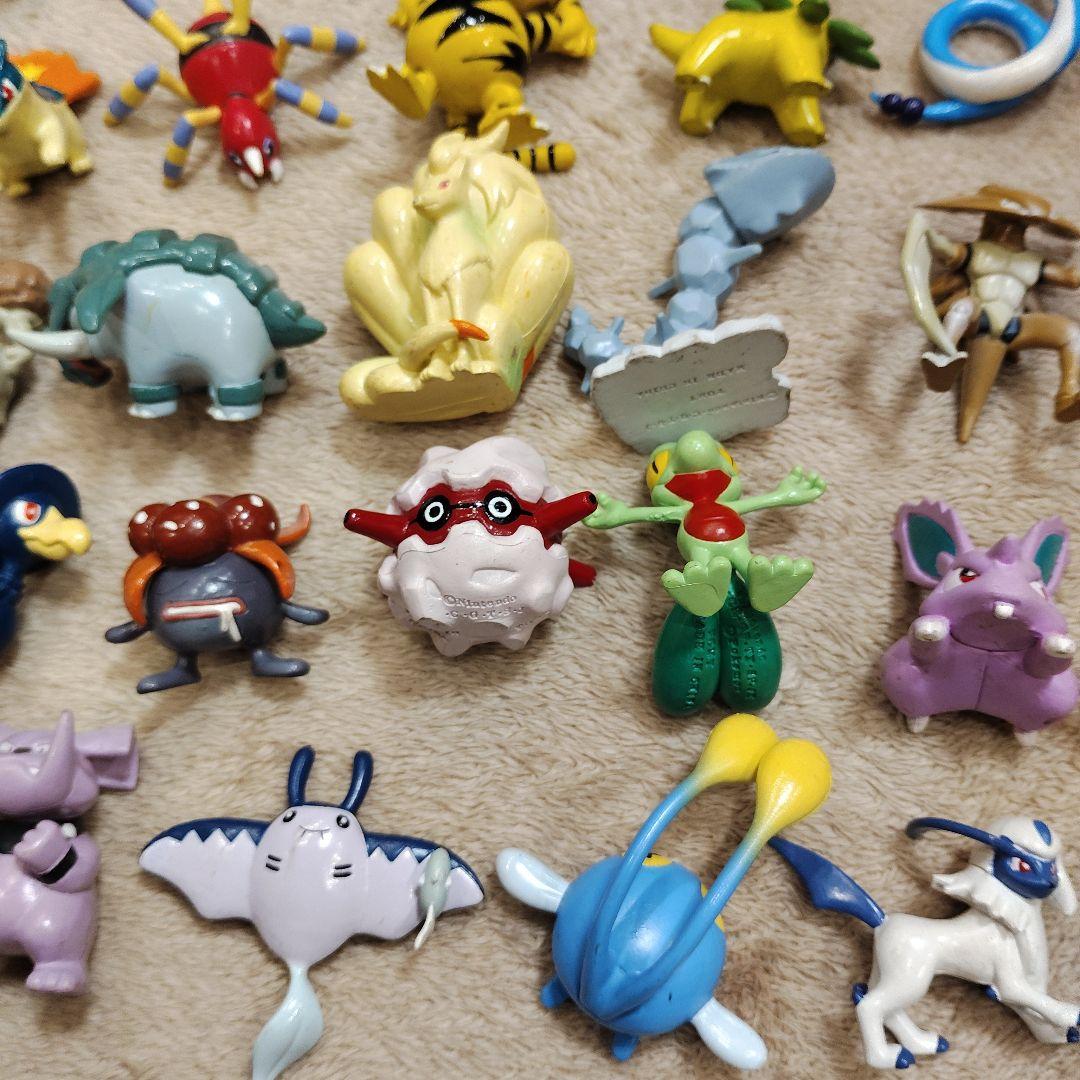 ポケモンフィギア 約25年前に集め出したもの達。ほぼTOMY刻印