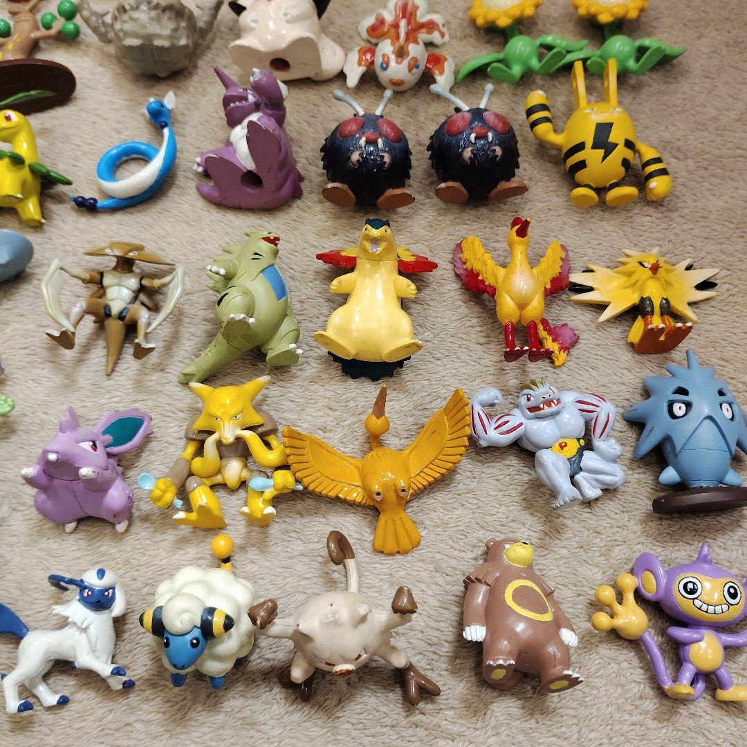 ポケモンフィギア 約25年前に集め出したもの達。ほぼTOMY刻印
