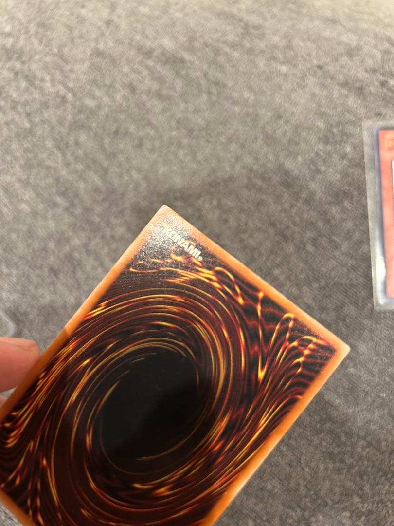 遊戯王　開闢　レリーフ