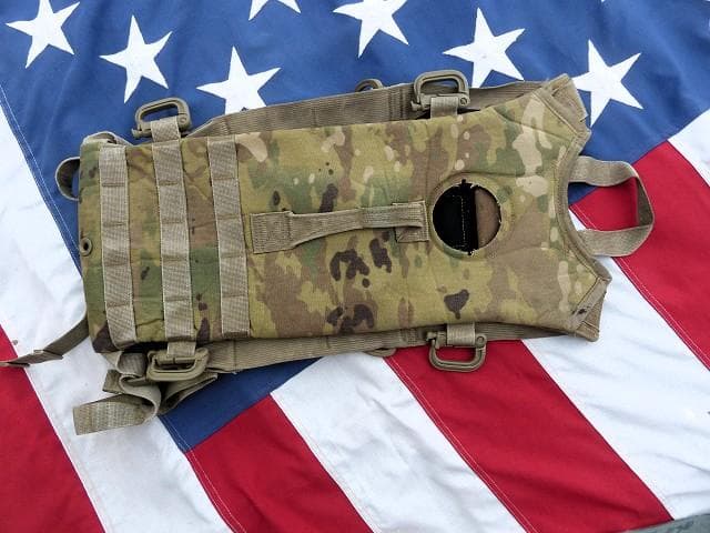 米軍 ハイドレーション システム バッグパック マルチカム 3L OCP　56