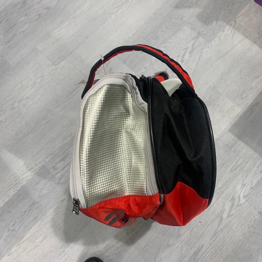 値下げしました！新品YONEX バッグ1612R ブラック/レッド