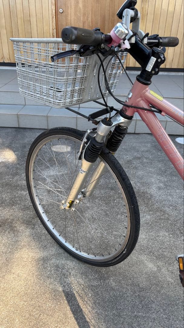 ピンク シティサイクル 26インチ 前部バスケット付き