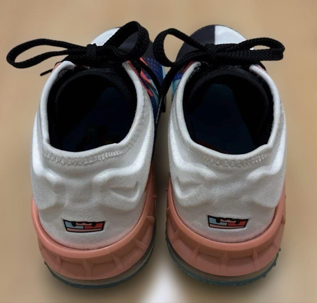Nike ビッグキッズ レブロン18 ローサミット ホワイト/ブラック　24cm
