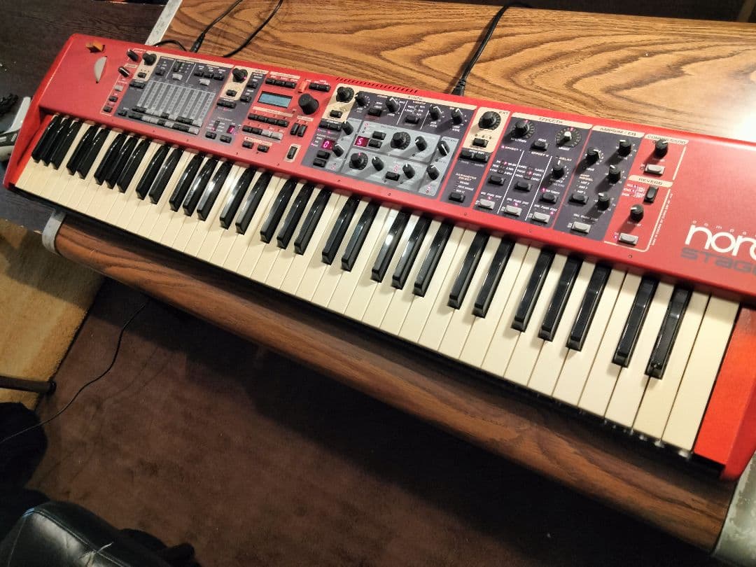 超ジャンク品！パーツ取りに！Nord Stage Compact