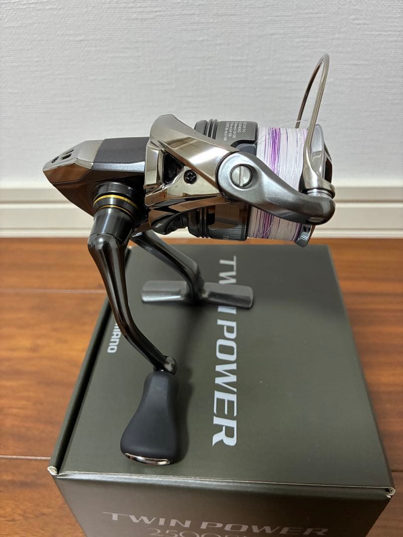 24ツインパワー2500SHG スピニングリール